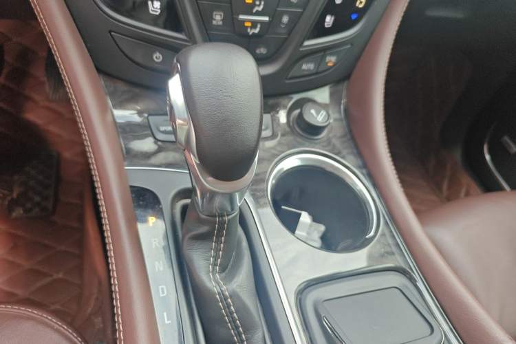 Used Buick Envision 2016 28T All-Wheel-Drive All-Terrain Sport Flagship Edition Gear Lever
