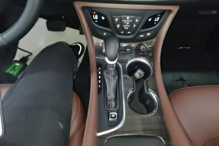 Used Buick Envision 2016 28T Four-Wheel Drive Elite Version Gear Lever