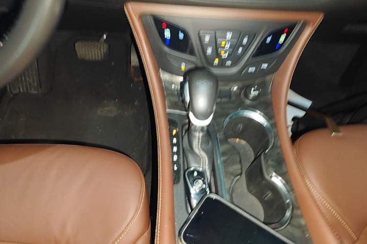 Used Buick Envision 2016 20T Two-Wheel-Drive Elite Model Gear Lever