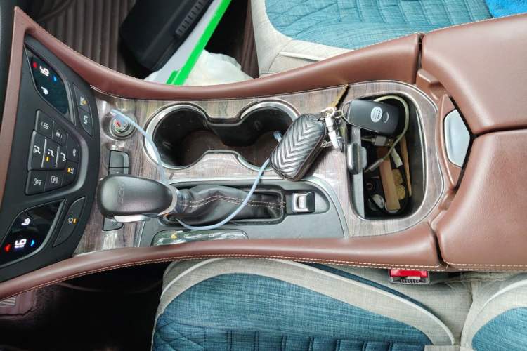 Used Buick Envision 2016 20T Two-Wheel-Drive Elite Model Gear Lever