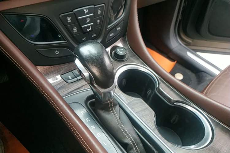 Used Buick Envision 2016 28T Four-Wheel Drive Elite Version Gear Lever