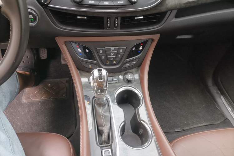 Used Buick Envision 2016 28T Four-Wheel Drive Elite Version Gear Lever