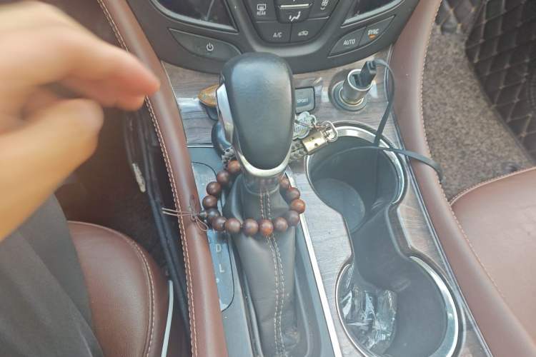 Used Buick Envision 2016 28T Four-Wheel Drive Elite Version Gear Lever
