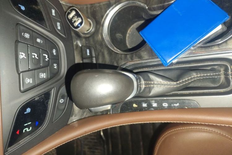 Used Buick Envision 2016 28T Four-Wheel Drive Elite Version Gear Lever