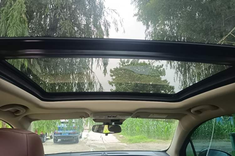 Used Buick Envision 2016 20T Two-Wheel-Drive Elite Model Headliner