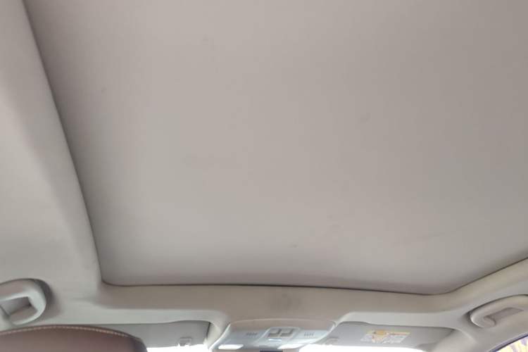 Used Buick Envision 2016 20T Two-Wheel-Drive Elite Model Headliner