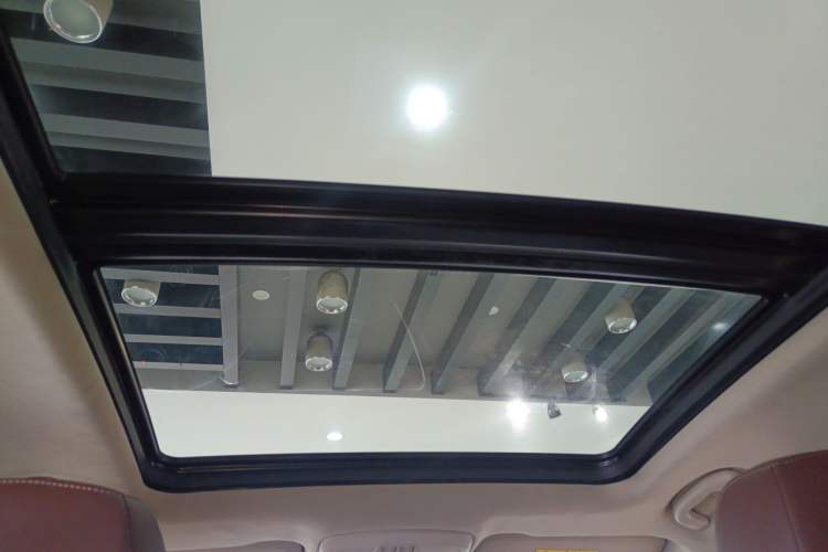 Used Buick Envision 2016 20T Two-Wheel-Drive Elite Model Headliner