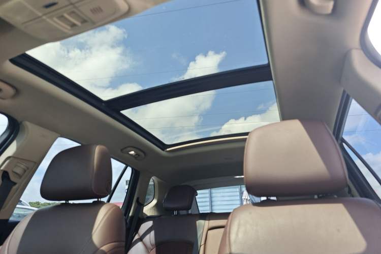 Used Buick Envision 2016 20T Two-Wheel-Drive Elite Model Headliner