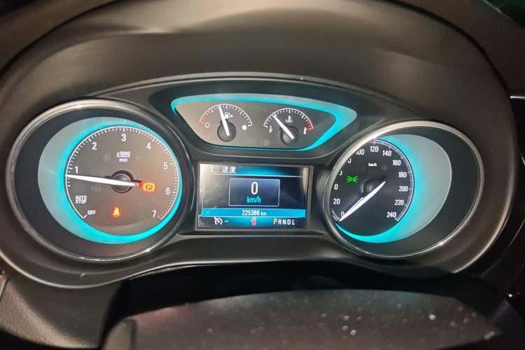 Used Buick Envision 2016 20T Two-Wheel-Drive Elite Model Instrument Cluster