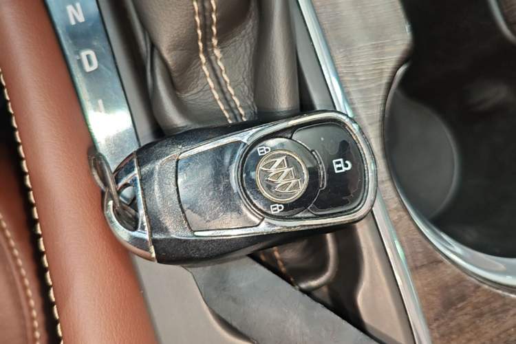 Used Buick Envision 2016 20T Two-Wheel-Drive Elite Model Interior 1