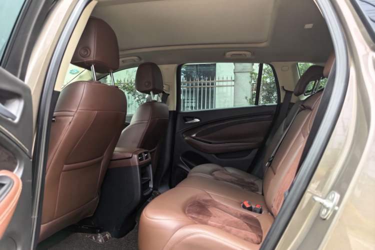 Used Buick Envision 2016 20T Two-Wheel-Drive Elite Model Interior 2