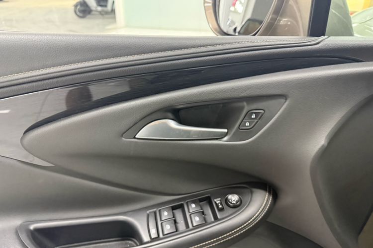 Used Buick Envision 2016 20T Two-Wheel Drive Leading Version Interior 2