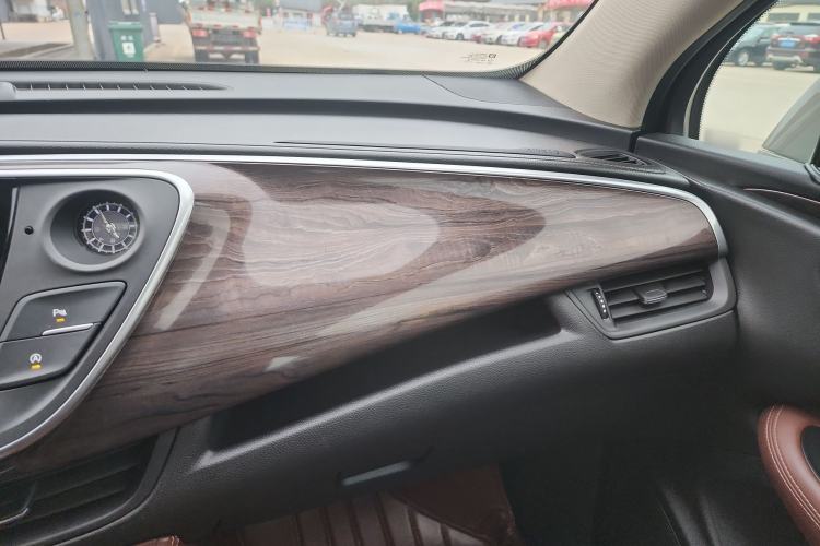 Used Buick Envision 2016 20T Two-Wheel-Drive Elite Model Interior 2