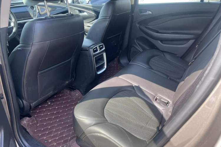 Used Buick Envision 2016 20T Two-Wheel Drive Leading Version Interior 3
