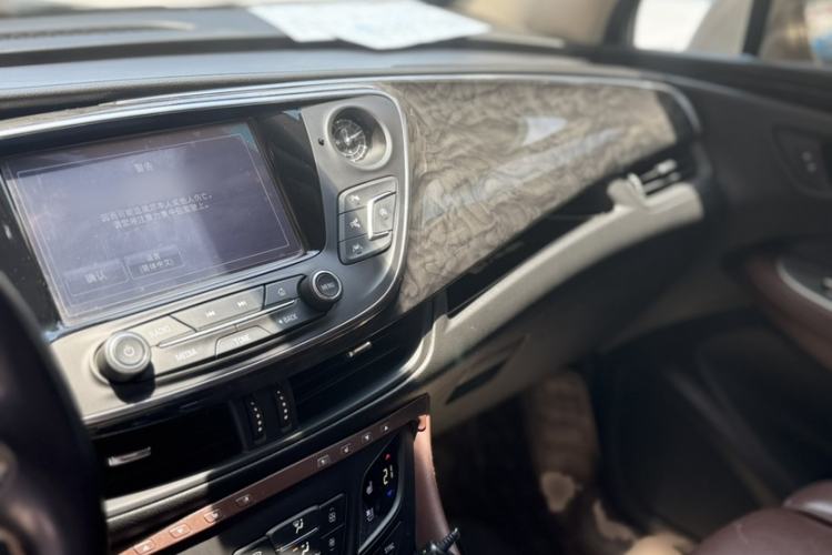 Used Buick Envision 2016 28T Four-Wheel Drive Luxury Model Interior 4