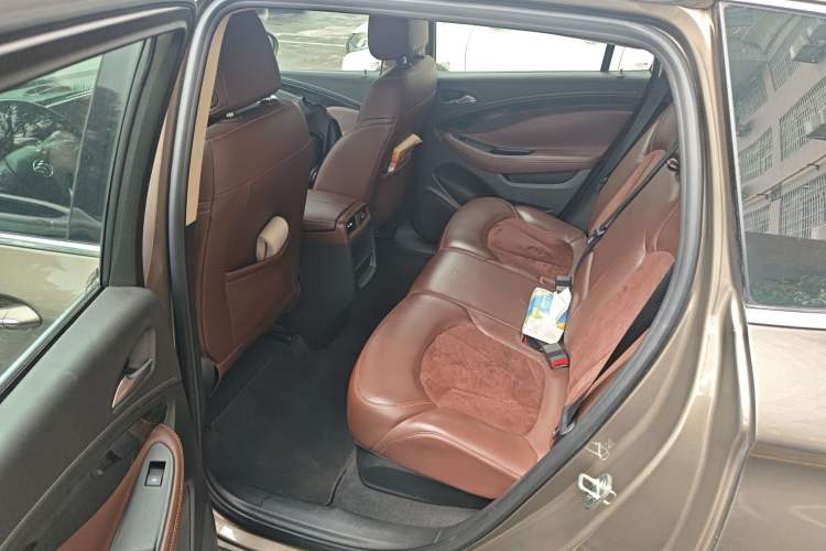 Used Buick Envision 2016 20T Two-Wheel-Drive Elite Model Interior 4