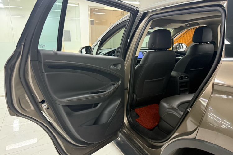 Used Buick Envision 2016 20T Two-Wheel Drive Leading Version Interior 4