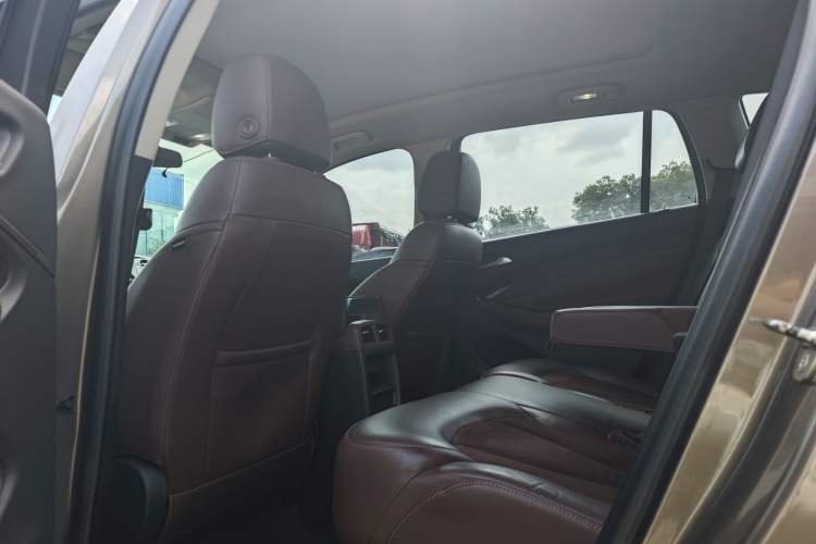 Used Buick Envision 2016 20T Two-Wheel-Drive Elite Model Interior 5