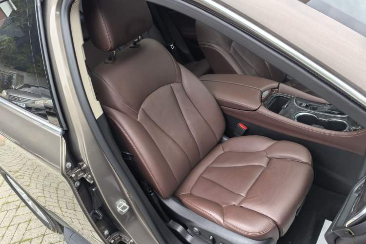 Used Buick Envision 2016 28T Four-Wheel Drive Luxury Model Interior 8