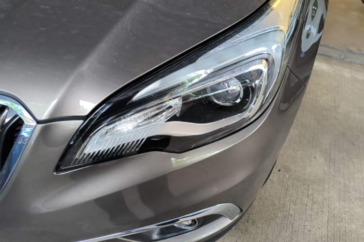 Used Buick Envision 2016 20T Two-Wheel-Drive Elite Model Left Front Headlight