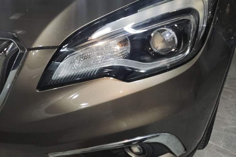 Used Buick Envision 2016 20T Two-Wheel-Drive Elite Model Left Front Headlight