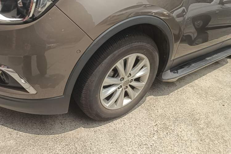 Used Buick Envision 2016 28T Four-Wheel Drive Luxury Model Left Front Wheel Hub