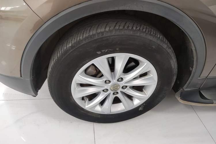 Used Buick Envision 2016 28T Four-Wheel Drive Elite Version Left Front Wheel Hub