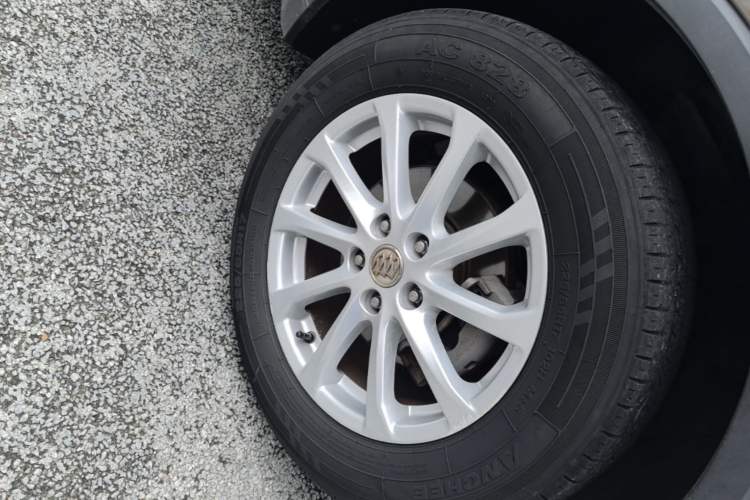 Used Buick Envision 2016 20T Two-Wheel-Drive Elite Model Left Front Wheel Hub