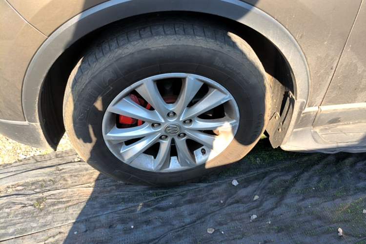 Used Buick Envision 2016 28T Four-Wheel Drive Elite Version Left Front Wheel Hub