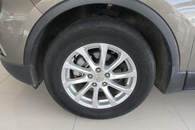 Used Buick Envision 2016 20T Two-Wheel Drive Leading Version Left Front Wheel Hub