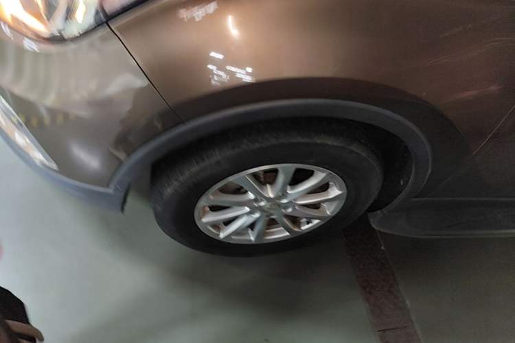 Used Buick Envision 2016 20T Two-Wheel-Drive Elite Model Left Front Wheel Hub