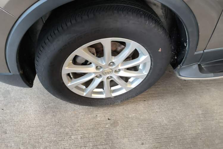 Used Buick Envision 2016 20T Two-Wheel-Drive Elite Model Left Front Wheel Hub