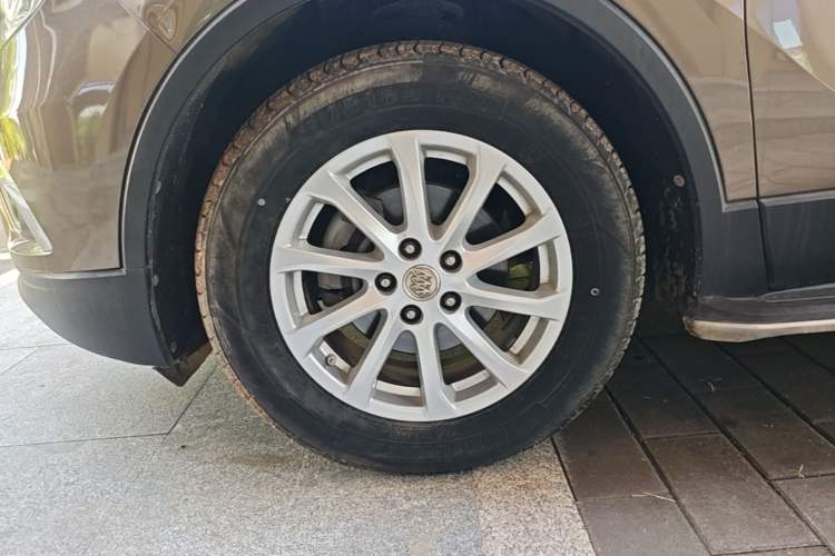 Used Buick Envision 2016 20T Two-Wheel Drive Leading Version Left Front Wheel Hub