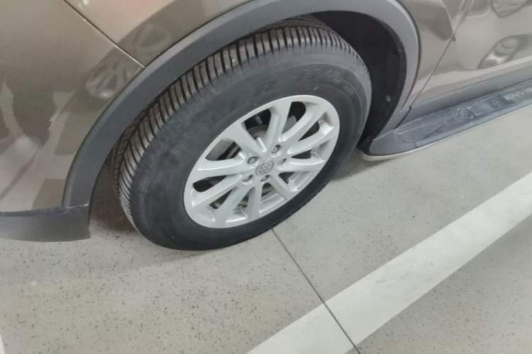 Used Buick Envision 2016 20T Two-Wheel-Drive Elite Model Left Front Wheel Hub