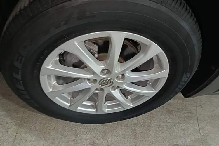 Used Buick Envision 2016 20T Two-Wheel-Drive Elite Model Left Front Wheel Hub