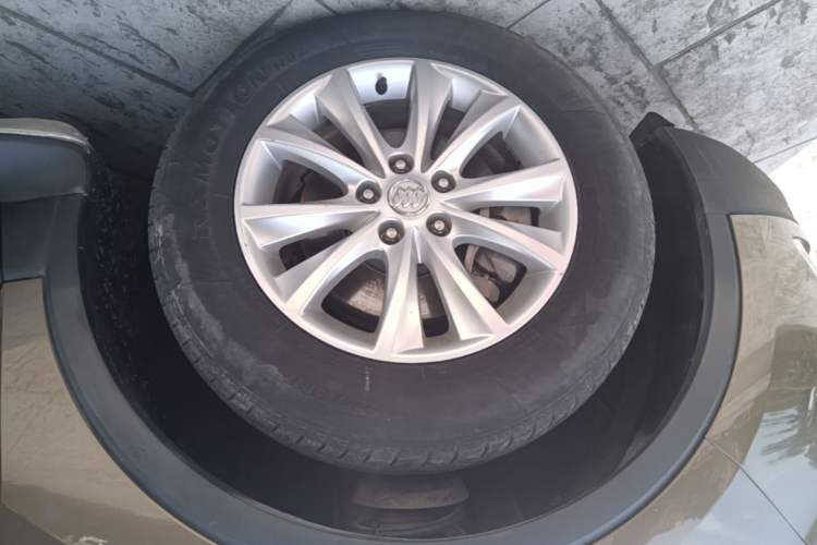 Used Buick Envision 2016 28T Four-Wheel Drive Elite Version Left Front Wheel Hub