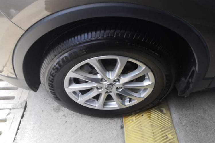Used Buick Envision 2016 20T Two-Wheel Drive Leading Version Left Front Wheel Hub