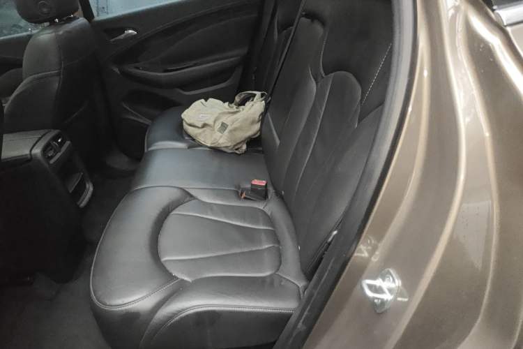 Used Buick Envision 2016 20T Two-Wheel-Drive Elite Model Left Rear Seat