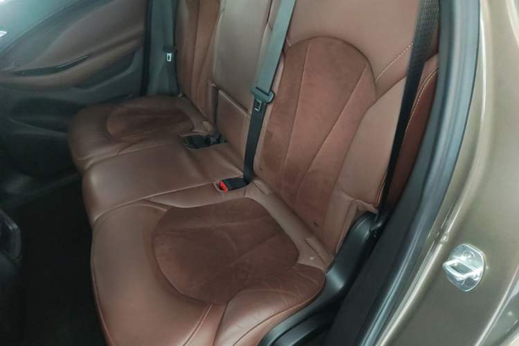 Used Buick Envision 2016 28T Four-Wheel Drive Elite Version Left Rear Seat