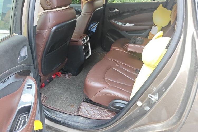 Used Buick Envision 2016 28T Four-Wheel Drive Luxury Model Left Rear Seat