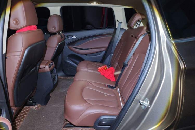 Used Buick Envision 2016 28T Four-Wheel Drive Luxury Model Left Rear Seat