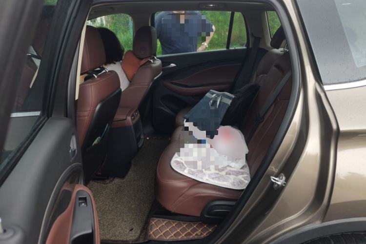 Used Buick Envision 2016 28T Four-Wheel Drive Luxury Model Left Rear Seat