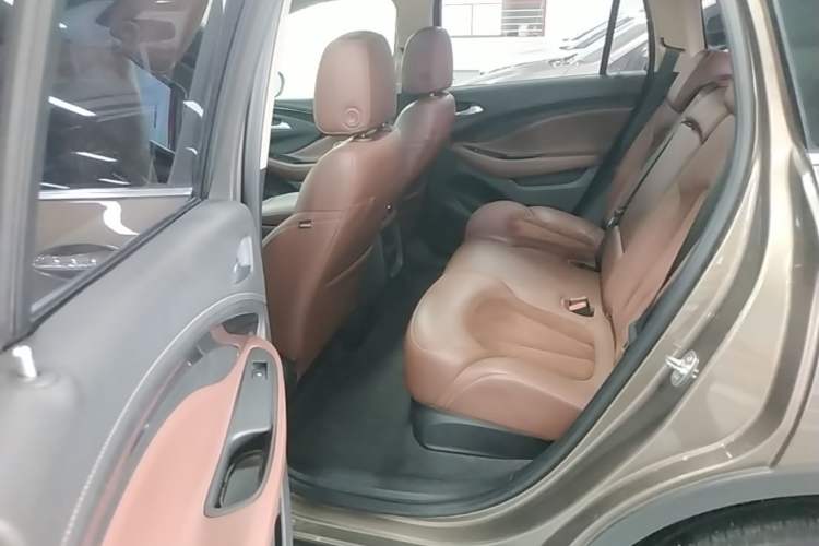 Used Buick Envision 2016 20T Two-Wheel-Drive Elite Model Left Rear Seat