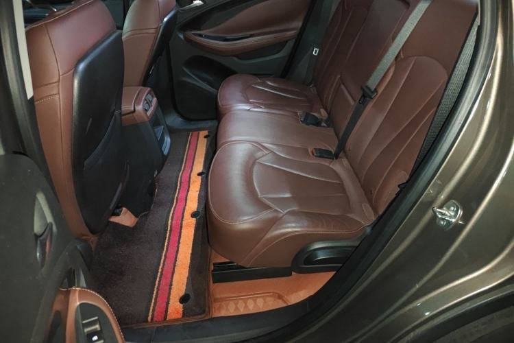 Used Buick Envision 2016 28T Four-Wheel Drive Luxury Model Left Rear Seat