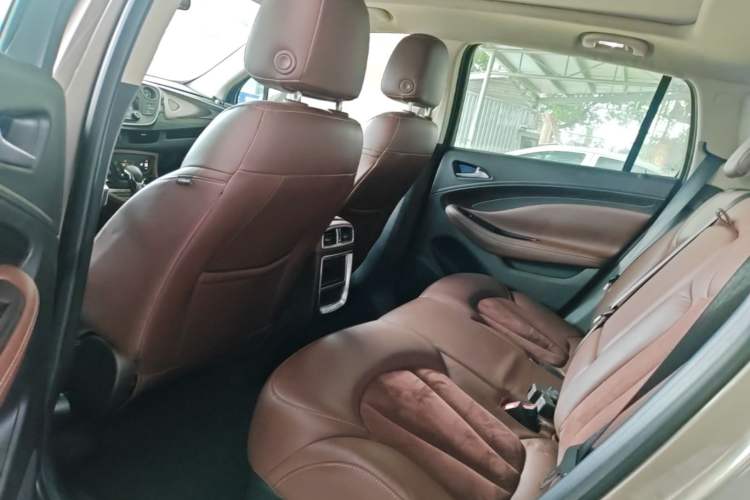 Used Buick Envision 2016 20T Two-Wheel-Drive Elite Model Left Rear Seat