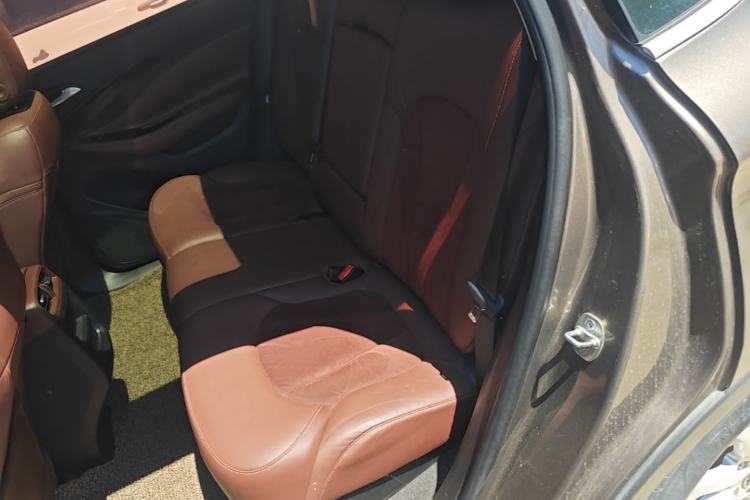 Used Buick Envision 2016 20T Two-Wheel-Drive Elite Model Left Rear Seat