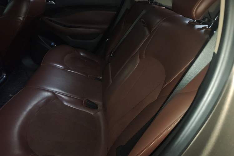 Used Buick Envision 2016 20T Two-Wheel-Drive Elite Model Left Rear Seat