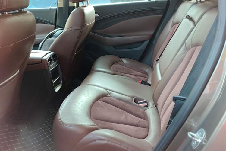 Used Buick Envision 2016 20T Two-Wheel-Drive Elite Model Left Rear Seat