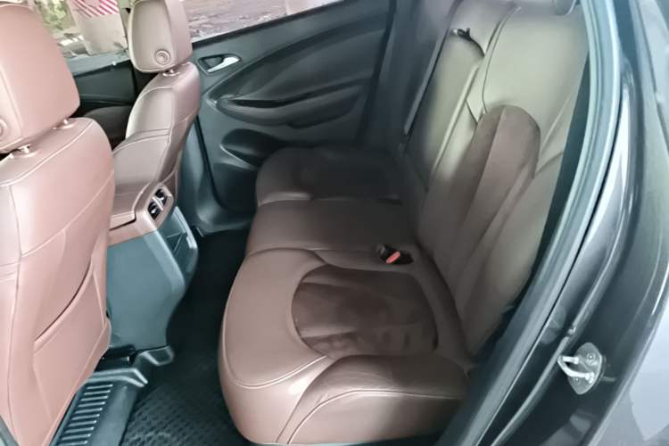 Used Buick Envision 2016 20T Two-Wheel-Drive Elite Model Left Rear Seat