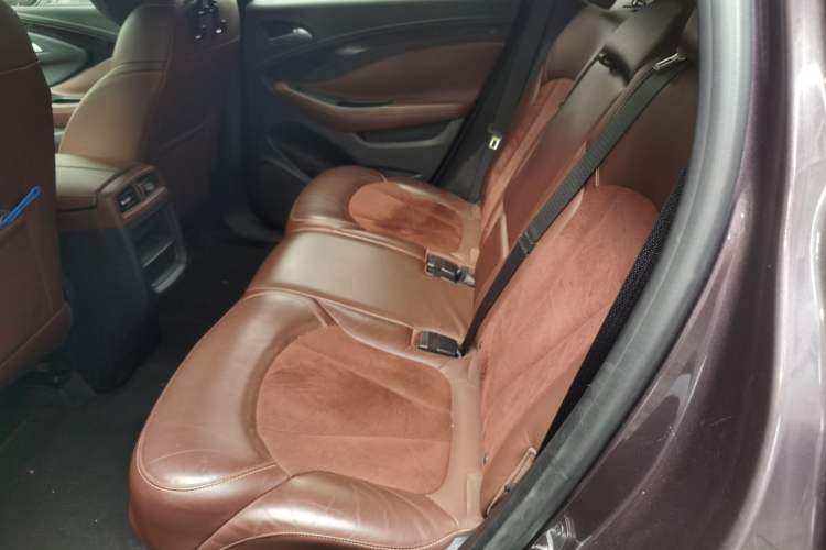 Used Buick Envision 2016 28T Four-Wheel Drive Elite Version Left Rear Seat
